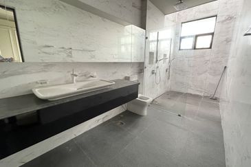 Perdana Lakeview East