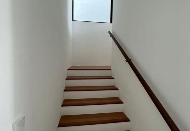 Beautiful Endlot 3 Storey Terrace House for Sale