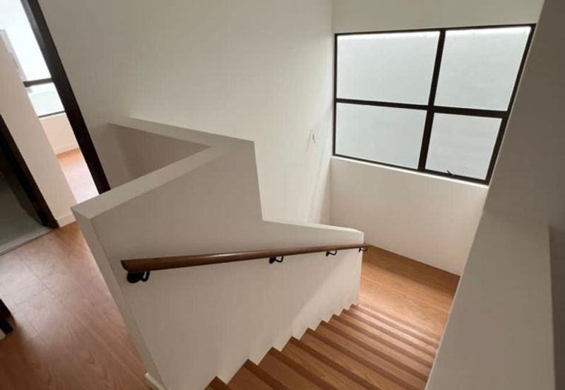 Beautiful Endlot 3 Storey Terrace House for Sale