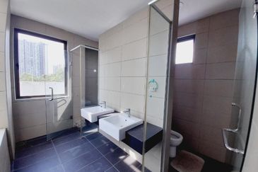 Lake Point Residence