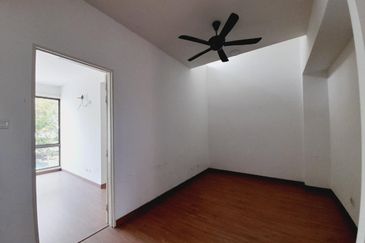 Lake Point Residence