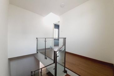 Lake Point Residence