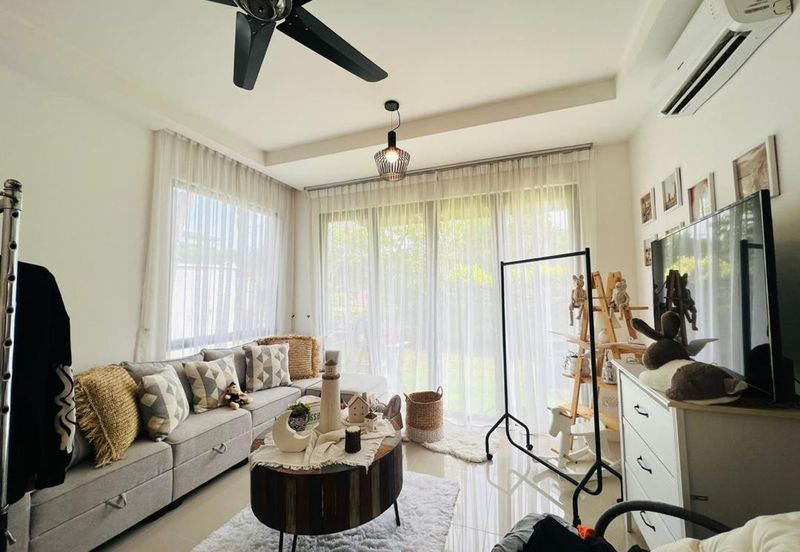 Mozart, Symphony Hills