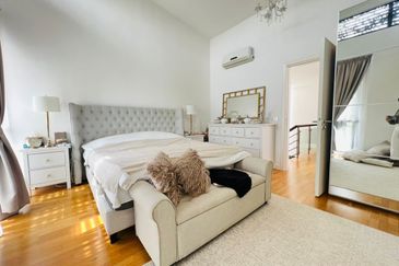 Mozart, Symphony Hills