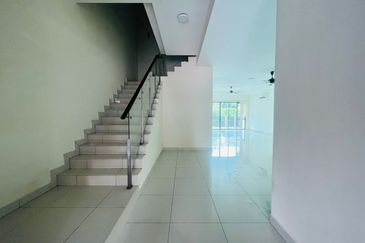 Charms of Nusantara, Setia Eco Glades