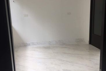 The Maisons, Perdana Lakeview East