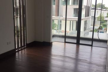 The Maisons, Perdana Lakeview East