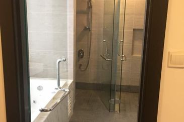 The Maisons, Perdana Lakeview East