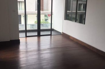 The Maisons, Perdana Lakeview East