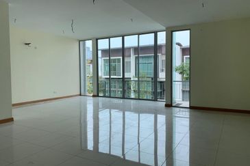 Symphony Hills Schumann