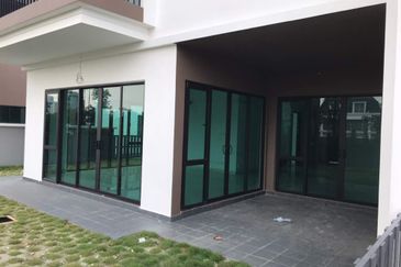 Lepironia Gardens, Setia Eco Glades