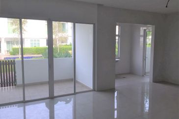 Trillium, Perdana Lakeview East