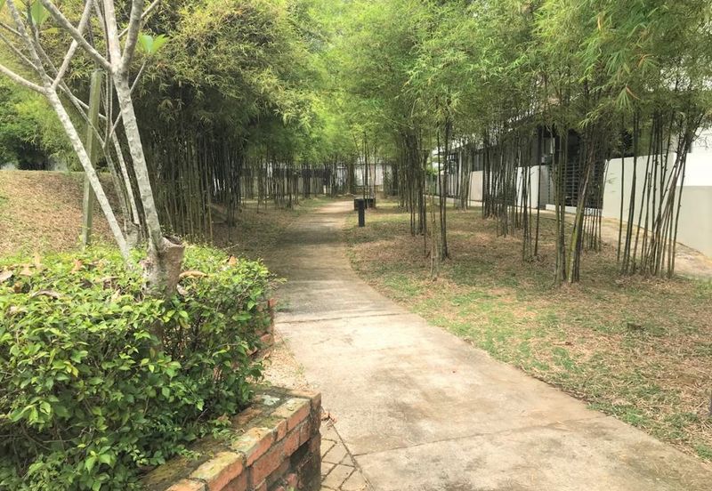 Summerglades, Perdana Lakeview West