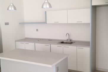 Summerglades, Perdana Lakeview West