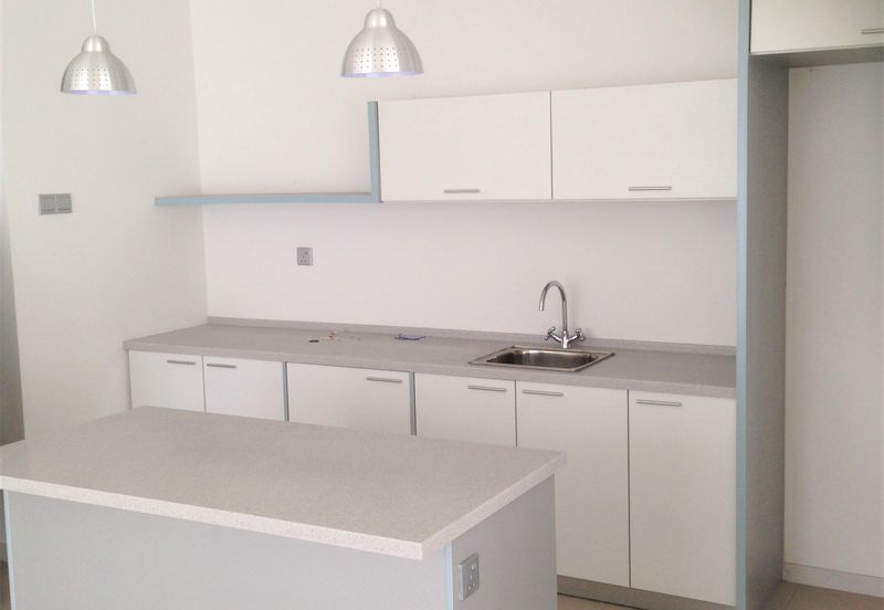 Summerglades, Perdana Lakeview West