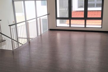 Summerglades, Perdana Lakeview West