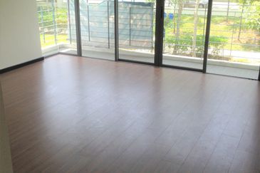 Summerglades, Perdana Lakeview West