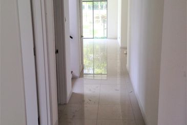 Summerglades, Perdana Lakeview West