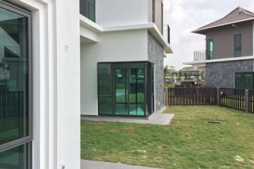 Charms of Nusantara, Setia Eco Glades