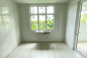 Trillium, Perdana Lakeview East