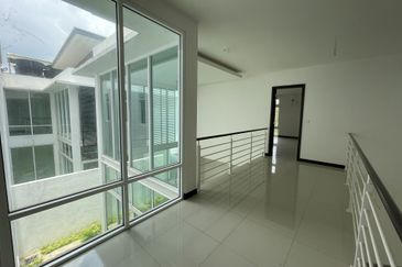 Trillium, Perdana Lakeview East