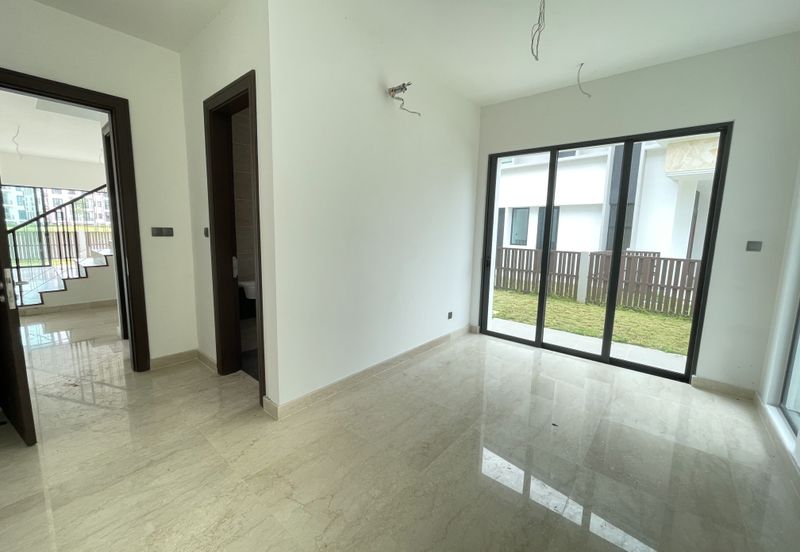 Isle of Botanica, Setia Eco Glades