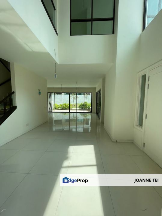 Waterfront Semi Detched 40x100 Villa for sale, Selangor, Cyberjaya