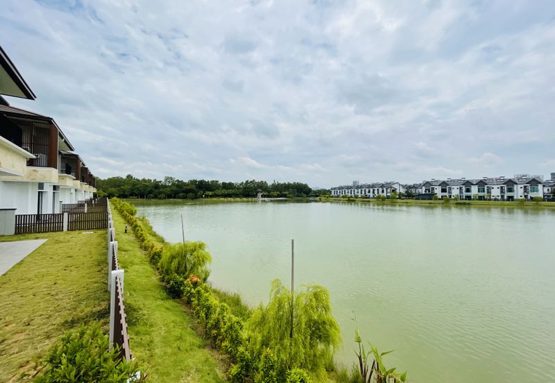 Isle of Botanica, Setia Eco Glades