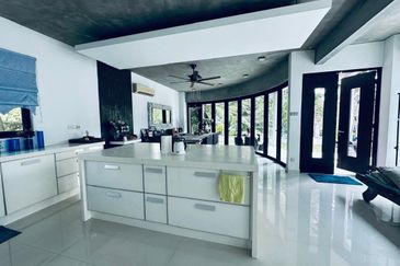 Perdana Lakeview East