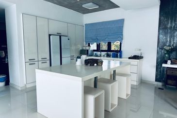 Perdana Lakeview East