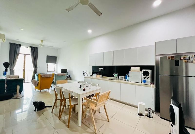 Isle of Kamares, Setia Eco Glades