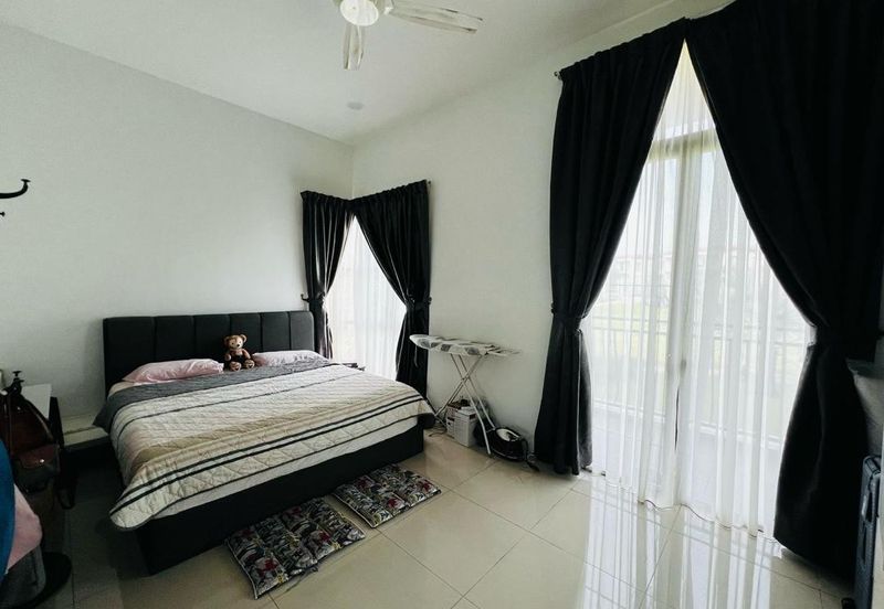 Isle of Kamares, Setia Eco Glades