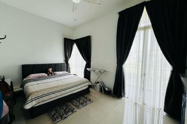 Isle of Kamares, Setia Eco Glades