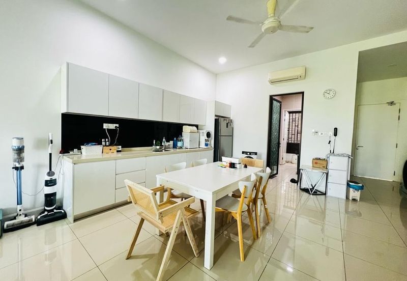 Isle of Kamares, Setia Eco Glades