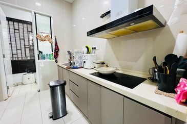 Isle of Kamares, Setia Eco Glades