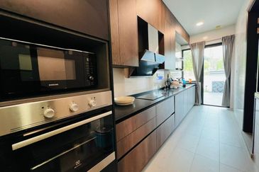 Lepironia Gardens, Setia Eco Glades