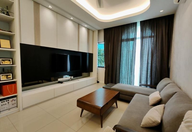 Isle of Kamares, Setia Eco Glades