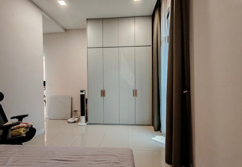 Isle of Kamares, Setia Eco Glades