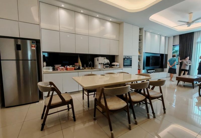 Isle of Kamares, Setia Eco Glades