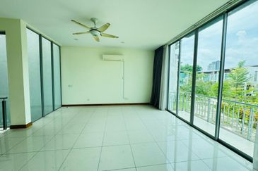 Symphony Hills Schumann