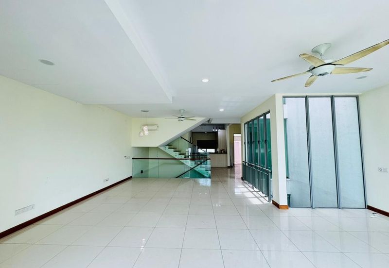 Symphony Hills Schumann