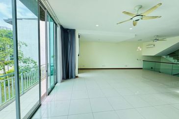 Symphony Hills Schumann