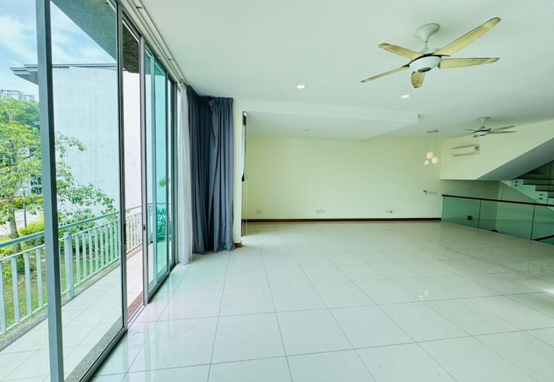 Symphony Hills Schumann