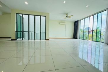 Symphony Hills Schumann