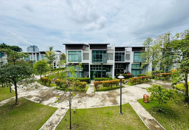 Symphony Hills Schumann