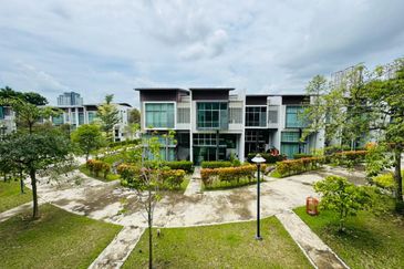 Symphony Hills Schumann