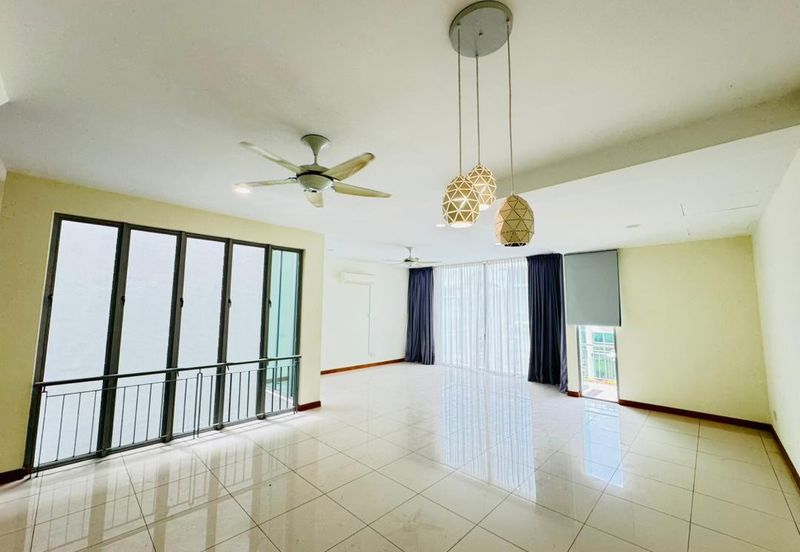 Symphony Hills Schumann