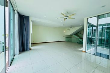 Symphony Hills Schubert