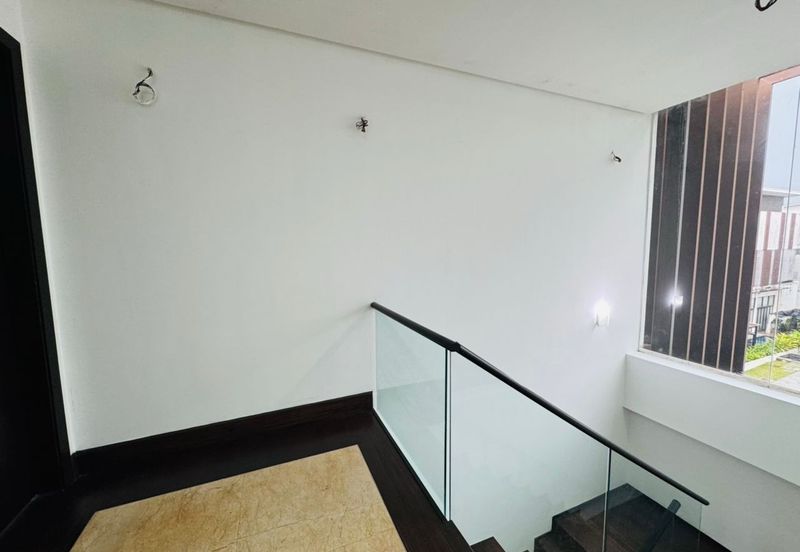 The Maisons, Perdana Lakeview East