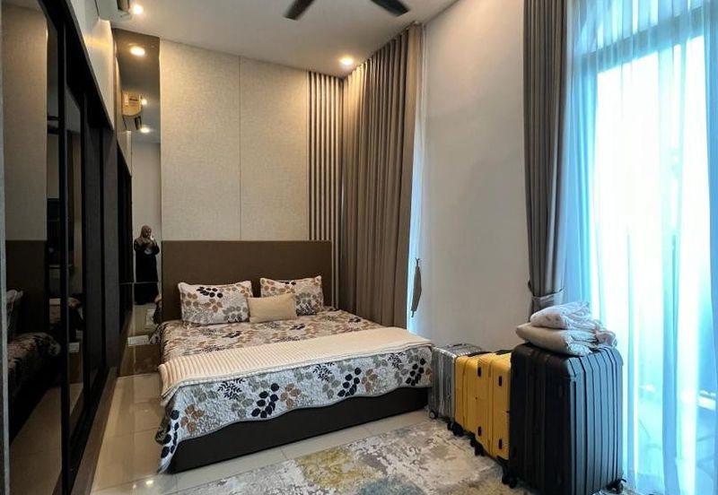 Isle of Kamares, Setia Eco Glades